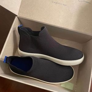 Black Rothy’s Chelsea Boot Sneaker Size 8.5